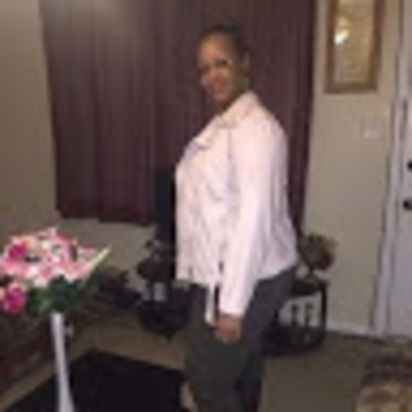 Meet your Posher, Ruth - Picture 1 of 1